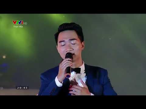 Thể hiện bởi Tiến Hưng