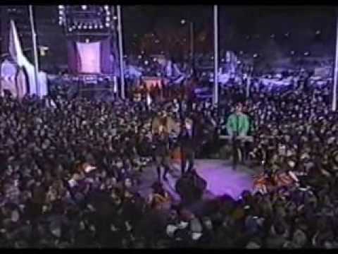 Capital Sound - Give a little love "Live"