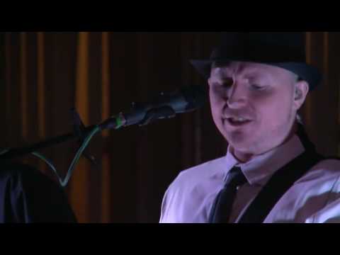 Professional Party Band For Hire Blackpool, Lancashire, Liverpool and UK-Wide - Posh Busker