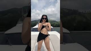 bikini TikTok be like...