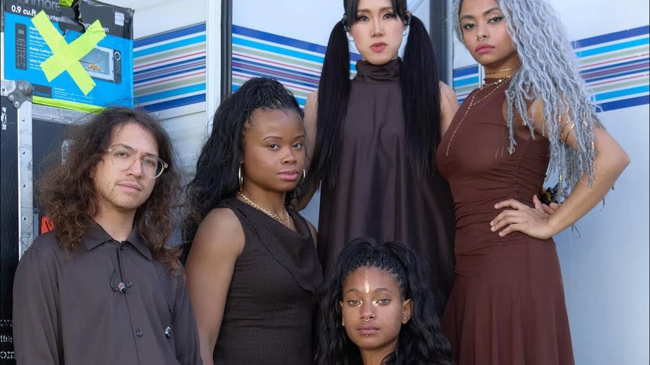 Willow Smith Opening for Coldplay Day 1 & 2 | Stanford Stadium | Mohini Dey BTS | - YouTube