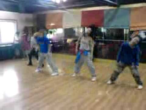 [Clip]SaRah(Rania) - Practicing and Showing her dancing skill [6].avi