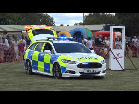 Bedfordshire Police Ford Mondeo Estate Dog Unit Blue Light Demo