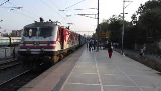 preview picture of video '12989 Dadar Ajmer Express with Amul WAP 5 # 30059'