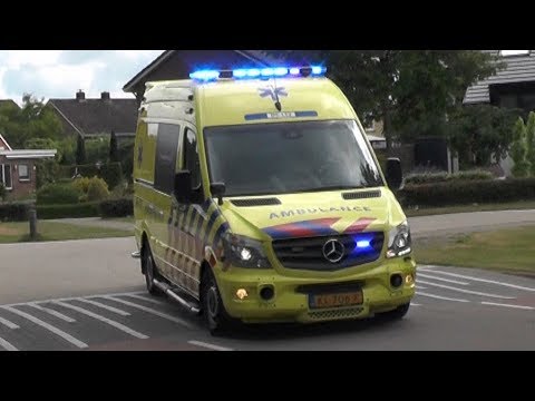 A1, WAS-300 Ambulance 05-113 Enschede naar het ziekenhuis vanuit Denekamp