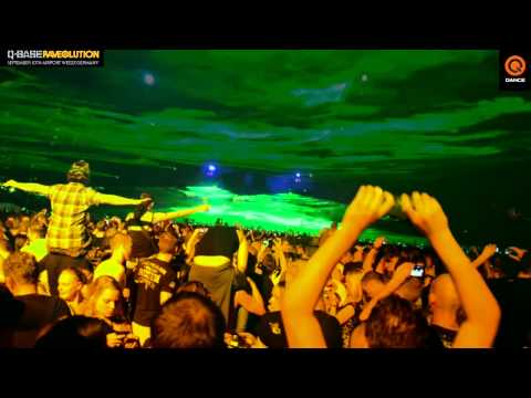 Q-Base 2011 Raveolution Feuerwerk + Intro Wildstylez and Noisecontrollers HD