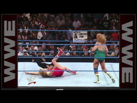 Mae Young vs. Fabulous Moolah - WWE Women's Championship Match: SmackDown, Oct. 21, 1999