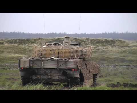 Leopard 2A5 DK with broken engine ( Oksbøl 2013 )