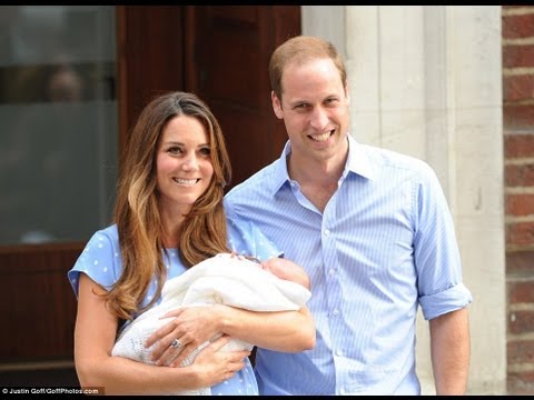 ADORABLE!! Prince William and Kate Middleton SHOW OFF their Baby Boy! Leave St. Mary's Hostpital