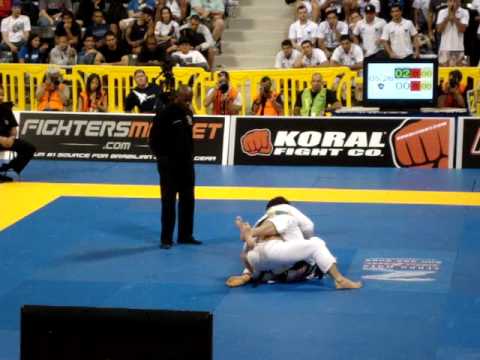 Marcelo Garcia vs Claudio Calasans 2010 Worlds BJJ