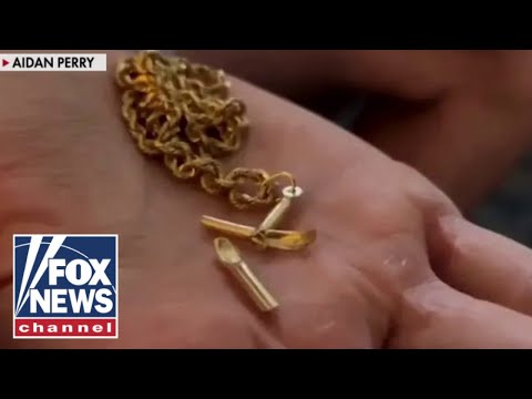 十字掛件救了胸部中彈的佛羅里達男子 (Cross pendant saves Florida man shot point-blank in the chest)
