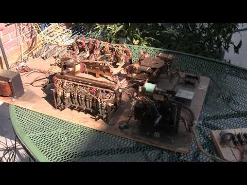 Working on a pinball machine backplane (Gottlieb Target Pool) - PinballHelp.com