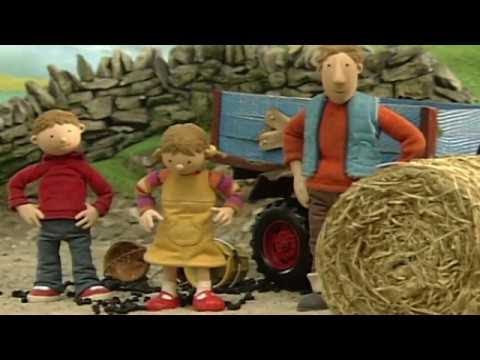Little Red Tractor | Picking Berries | Full Episode