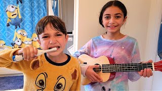 Chote bhae ko dant saph karane aur skool ke lie taiyaar hone mein madad karen / Back to school video