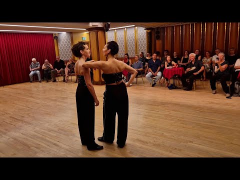 Maria Filali and Sigrid van Tilbeurgh dancing to the music Parece Mentira, at Chicago 20230908