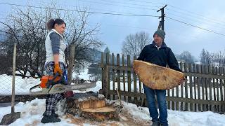 Download lagu Rural Family Life in the Carpathians | Natural Wooden Steps by Vasyl & Homemade Cooking by Marina 🏔️ mp3