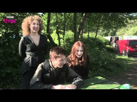 Introducing the Pond Family - Doctor Who Confidential - Series 6 - Episode 13 - BBC