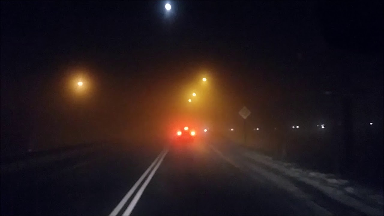 Gdy jest mgła... używaj świateł przeciwmgłowych tylnych... z głową