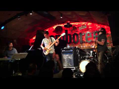 Charlie Moreno Band - El culo + funky live at Jamboree (2010)
