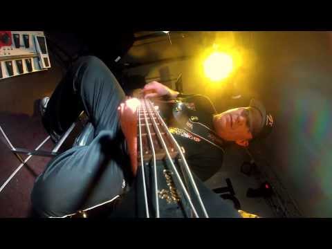 Bass Guitar GO-PRO action - Andy Irvine - Warwick Bass Workshop - TOP MUSIC, Monterrey,Mexico