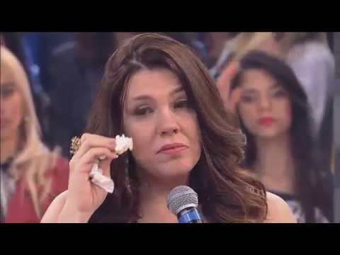 Simony revive os tempos do Balão Mágico e canta ao lado das filhas