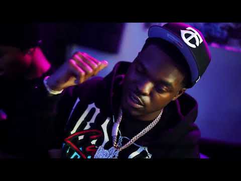 Kracks - Monkey In The Middle (Official Music Video)