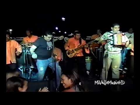 Ahi Viene Ahi Va Silvestre Dangond en vivo