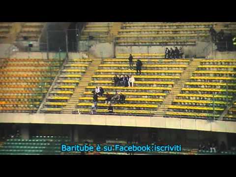 Bari - Pescara 0-2 tifosi baresi e pescaresi 28 10 2011.mpg