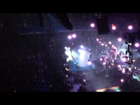 Pearl Jam Long Road Hartford 10/25/13