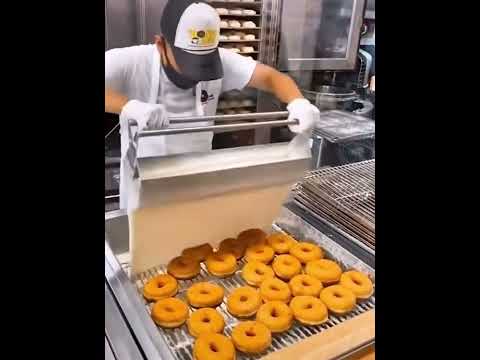 Glazed donuts 🍩😍 #shorts #shortsvideo #satisfying #donuts #donut #glazeddonut #glazed