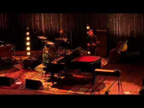 Norah Jones - Don't Be Denied (Neil Young cover)