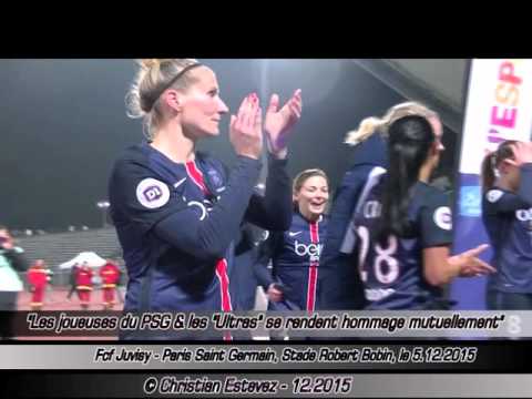 Les joueuses du PSG & les ultras se rendent hommage mutuellement. Juvisy-PSG, 5.12.2015.