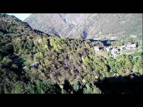 Costa Intragna Centovalli Tessin Luftaufnahme von Modellflieger 13.10.2011.MOV