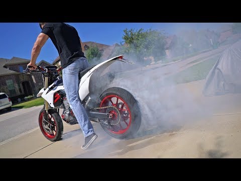 Motorcycle Burnout in Slow Motion (GoPro HERO6 240FPS)