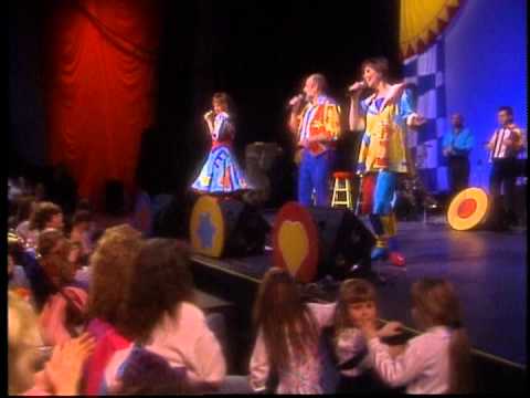 Sharon, Lois & Bram Sing A to Z - Tzena Tzena