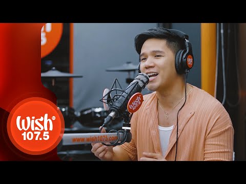 Gerald Santos performs "Maghintay Ka Lamang" LIVE on Wish 107.5 Bus