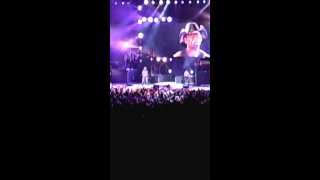 All I want is a life-Tim McGraw live