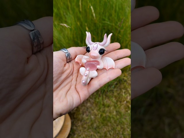 Vídeo relacionado con Copa De Dragón - Relieve 3D Medieval De 18,5 Cm | Interior De Acero Inoxidable Y Cáliz De Fantasía De Resina, Copa De Vino De 117 Ml Para Decoración Gótica Del Hogar, Accesorio Ritual Mágico Y Regalo
