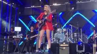 Tori Kelly "Suit & Tie/PYT" Jimmy Kimmel Live