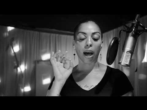 Bleu Marine - Lisette Lombé