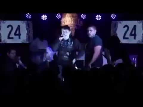 Khan dando clases de Métrica