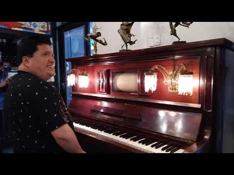 Paco Godoy en Piano interpreta "Sombras nada más" Tango Autor José Contursi Música Francisco Lomuto