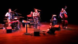Becca Stevens Band - "Help me" (Joni Mitchell Cover) March 28, 2015 Buffalo,NY
