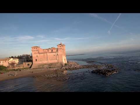 Magnifico tramonto sul Castello di Santa Severa (Drone 4K)