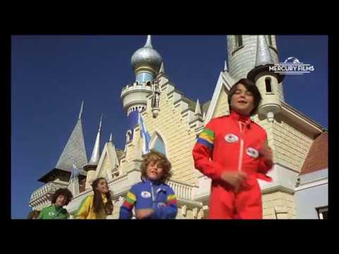 Mítica canción del grupo Parchís "Parchis chis chis..." en la película RITMO A TODO COLOR