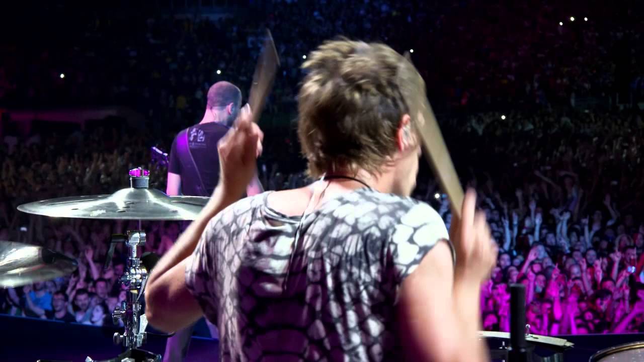 Muse - Plug In Baby - Live At Rome Olympic Stadium - YouTube