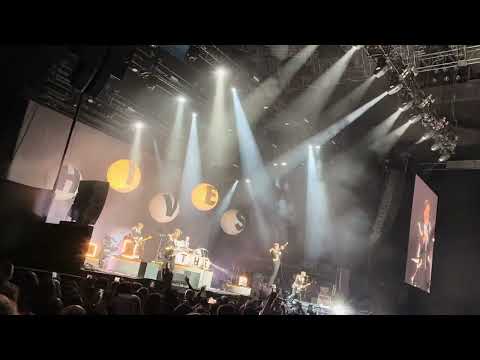 The Hives - Enough is enough 2025 Wizink Movistar Arena Madrid 