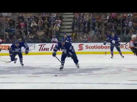 Leo Komarov scores shorthanded goal