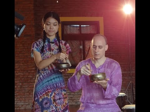 A Moving Sound-Mia & Scott-singing bowl 頌缽吟唱