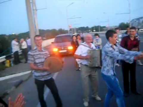 Парканы Выпускной Школа 1 танцы на мосту Парканы Выпускной Школа 1 танцы на мосту
